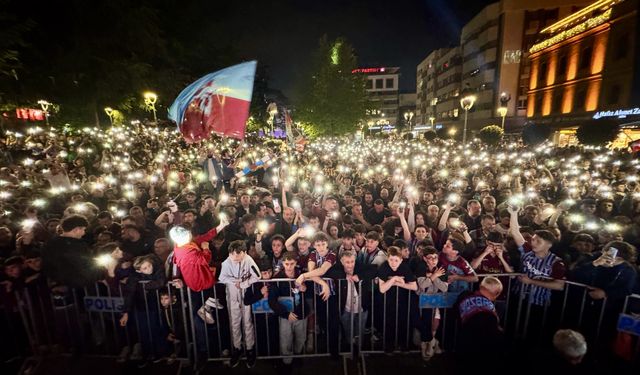 Trabzonspor taraftarları, Ziraat Türkiye Kupası finalini dev ekrandan takip etti