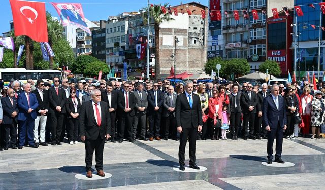 ANIT ÖNÜNDE 19 MAYIS TÖRENİ
