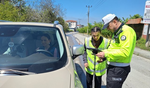 BİR GÜNLÜĞÜNE POLİS OLUP DENETİME KATILDILAR