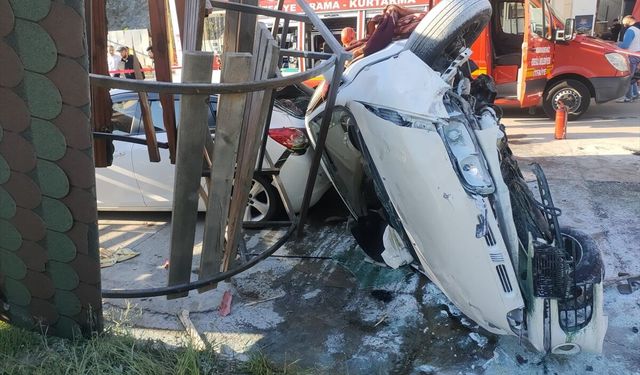 Zonguldak'ta takla atan otomobilin akaryakıt istasyonundaki çocuklara çarpması sonucu 6 kişi yaralandı