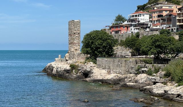 Amasra'daki tarihi Direkli Kaya'ya yazı yazılmasına ilişkin inceleme başlatıldı