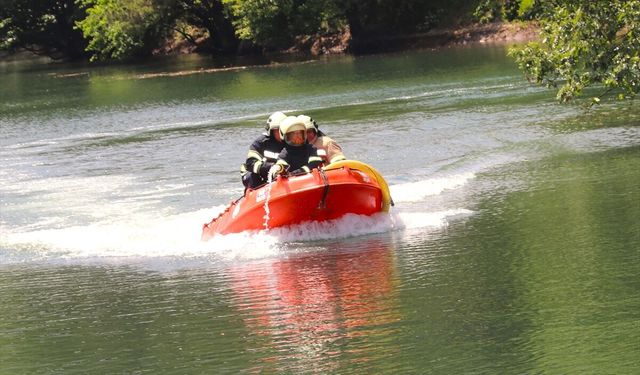 Amasya'da Boraboy Gölü'nde yangın ve kurtarma tatbikatı yapıldı