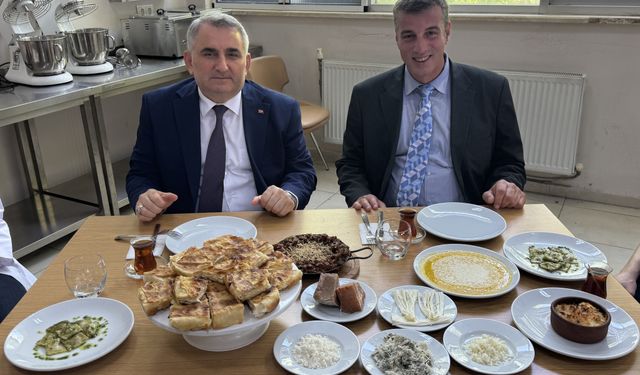 Artvin'in yöresel peynirleri öğrencilerin ellerinde yeni lezzetlere dönüştü