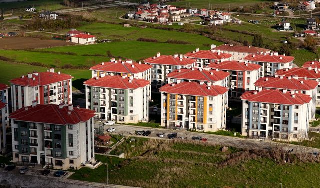 Bakan Kurum, Sinop'ta sosyal konutla ev sahibi olan vatandaşların görüntülerini paylaştı