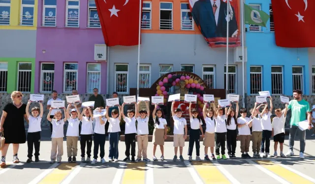 Bursa Osmangazi'de 400 öğrenciye ücretsiz tenis eğitimi