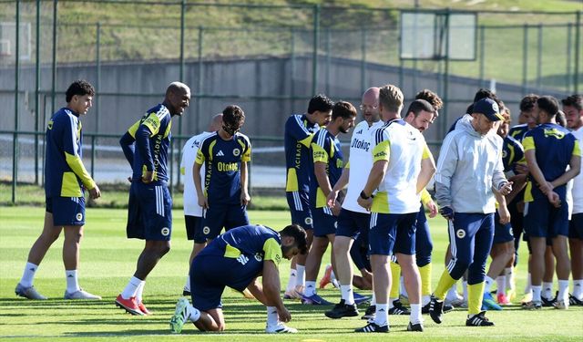 Fenerbahçe, yeni sezon hazırlıklarını sürdürdü