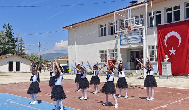 Göynücek'te öğrenciler yaz tatili öncesi şenlikte buluştu