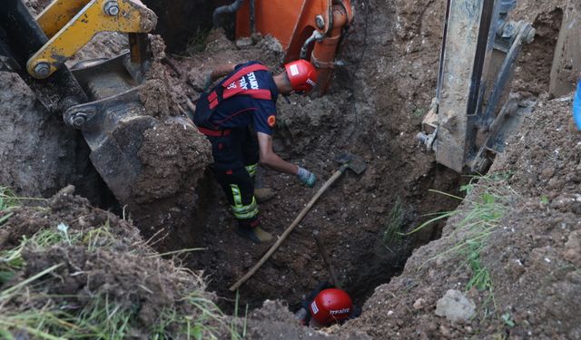 Kastamonu'da toprak altında kalan işçiyi kurtarma çalışması sürüyor