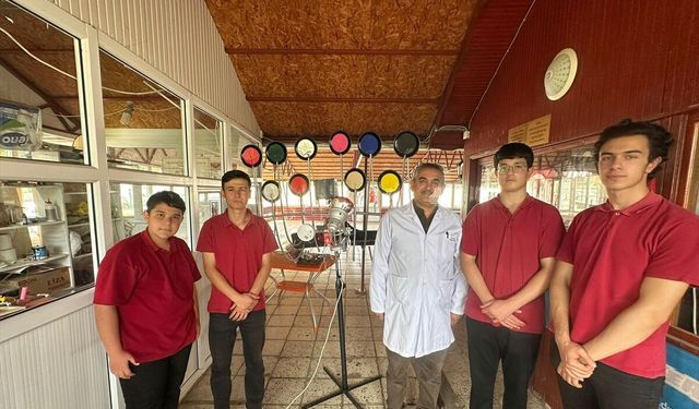 Lise öğrencileri orman yangınlarını başlamadan haber verecek sistem geliştirdi