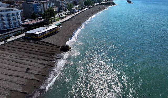 Mavi bayraklı 3 plaja sahip Akçakoca'nın 38 kilometrelik sahil şeridi sezona hazırlanıyor