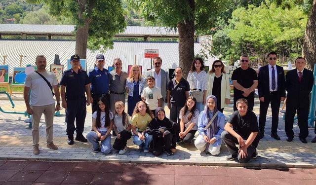 Mecitözü'nde öğrencilerin 'Geleceğin nefesleri' resim sergisi açıldı