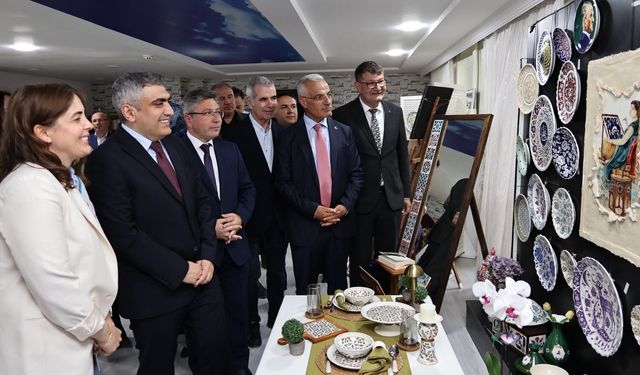 Merzifon Halk Eğitim Merkezi kursiyerleri ürünlerini sergiledi