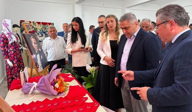Merzifon'da kursiyerlerin el emeği ürünleri sergilendi