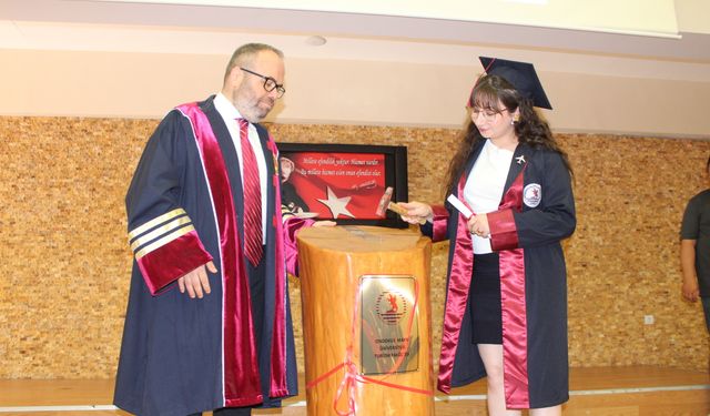OMÜ Turizm Fakültesi ve Bafra Turizm MYO'da mezuniyet töreni düzenlendi