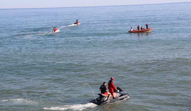Ordu'da denizde kaybolan kişiyi arama çalışmaları devam ediyor