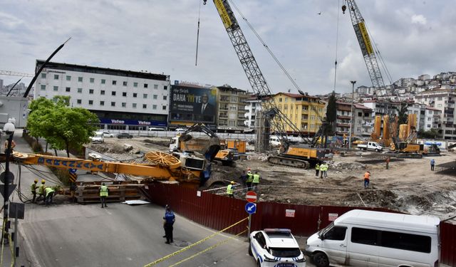 Ordu'da devrilen iş makinesinin operatörü yaralandı