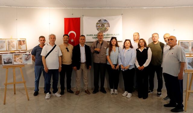 Samsun'da sıfır atık kapsamında atık kartonlar fotoğraf sergisinde fona dönüştü