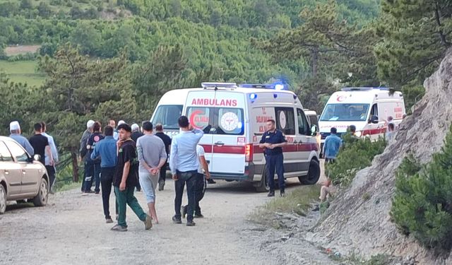 Samsun'da uçuruma yuvarlanan traktördeki 1 kişi öldü, 1 kişi yaralandı