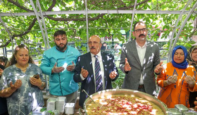 Taşköprü'de 2 bin kişiye aşure ikram edildi