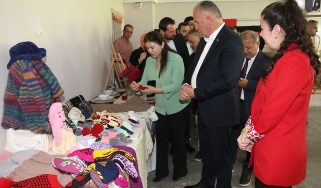 Taşova ve Suluova'da Hayat Boyu Öğrenme Sergisi açıldı