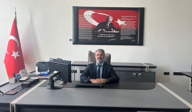 Tosya'da 36 yıllık öğretmen alkışlarla emekliliğe uğurlandı