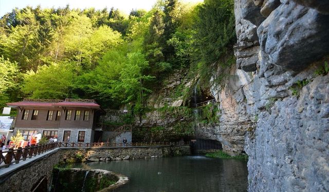 Trabzon'da Kızlar Manastırı, Atatürk Köşkü, Çal Mağarası ve Şehir Müzesi'ni 6 ayda 131 bin 650 kişi ziyaret etti