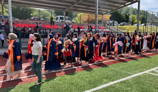 Türkeli Meslek Yüksekokulunda mezuniyet töreni yapıldı
