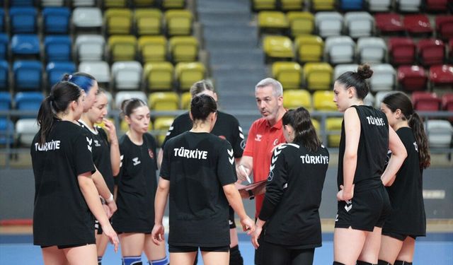Türkiye 20 Yaş Altı Kadın Hentbol Takımı, Kadınlar Hentbol Dünya Şampiyonası'na Bolu'da hazırlanıyor