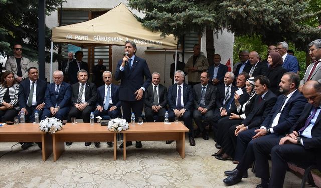 Ulaştırma ve Altyapı Bakanı Uraloğlu, Gümüşhane'de vatandaşlarla bir araya geldi