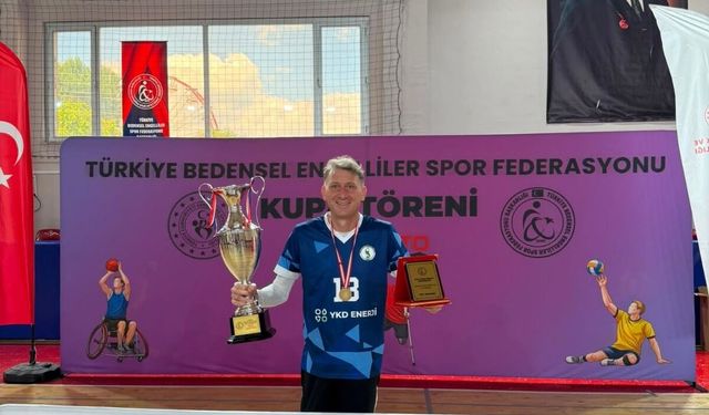 KAPANAN KULÜPTEN GİTTİLER TAKIMI SÜPER LİGE ÇIKARTTILAR