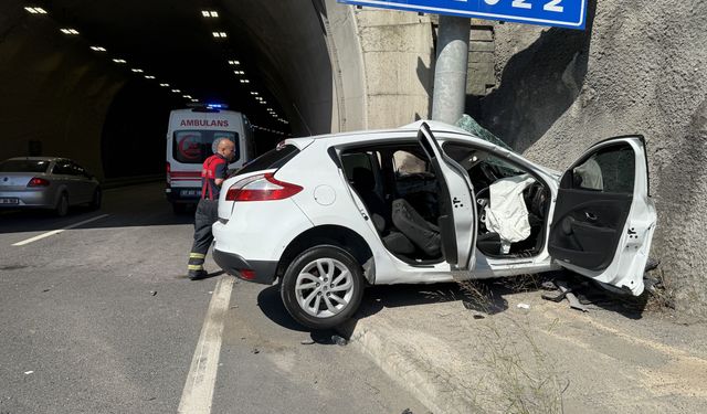 SIKIŞAN SÜRÜCÜYÜ EKİPLER KURTARDI