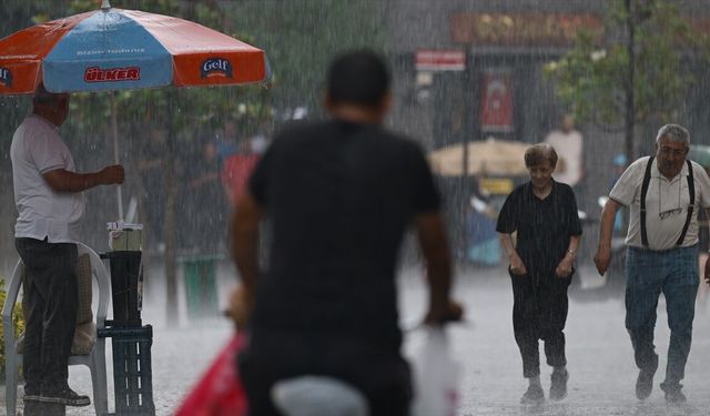Düzce ve Sakarya'da sağanak etkili oldu
