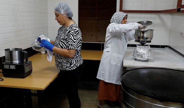 Kadın kooperatifi yöresel ürünleri katma değerli hale getiriyor