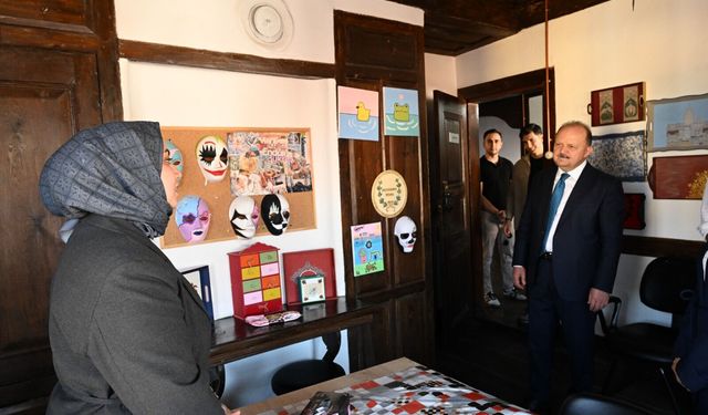 Kastamonu Valisi Dallı, Yeşilay'ı ziyaret etti