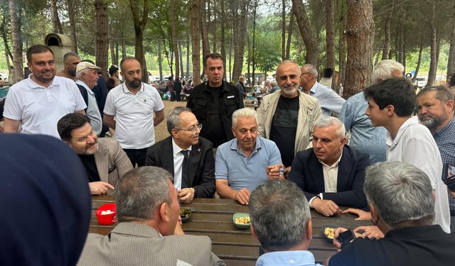 MHP Genel Başkan Yardımcısı Topsakal, Samsun'da vatandaşlarla buluştu