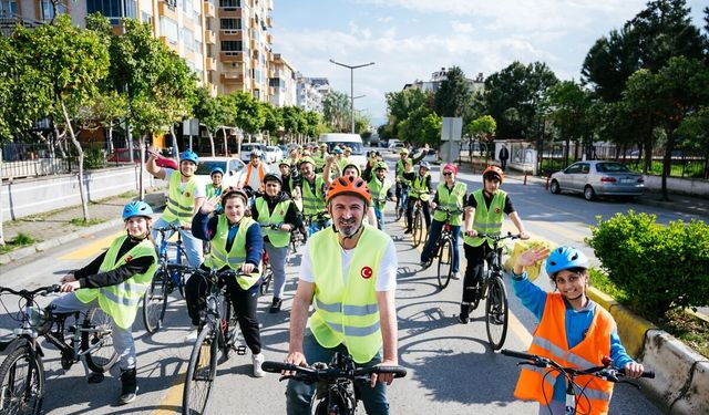 Sabancı Vakfı'nın 'Fark Yaratanı' Hakan Örs'ten akran zorbalığına karşı 'Bisikletli Okul'