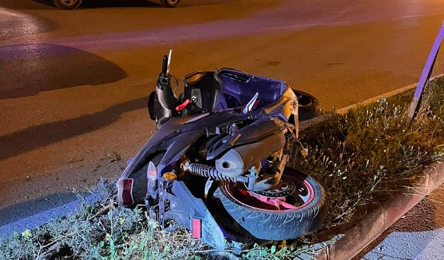 Tokat'ta kaldırıma çarpan motosikletin sürücüsü öldü