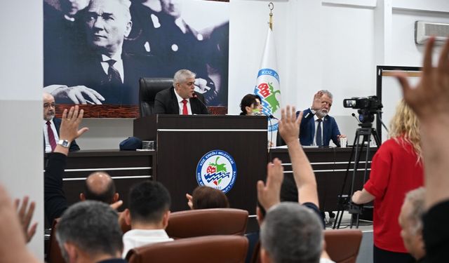 BELEDİYE MECLİSİNDE İKİNCİ OTURUM YAPILDI