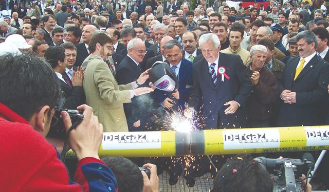 3 BİN 200 KONUTA DAHA DOĞALGAZ VERİLDİ