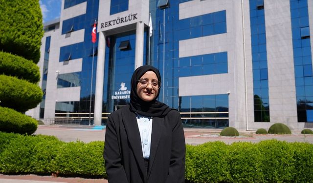 Yemenli ve Haitili öğrenciler Karabük Üniversitesinden bölüm birinciliğiyle mezun oldu