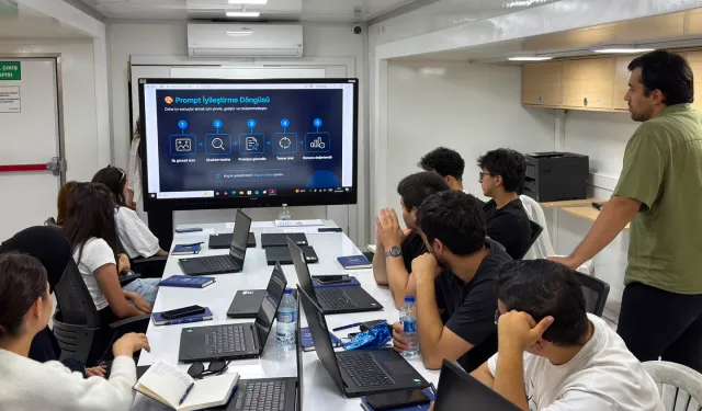 Ankara Keçiören'de gençlere yapay zeka destekli prompt mühendisliği eğitimi