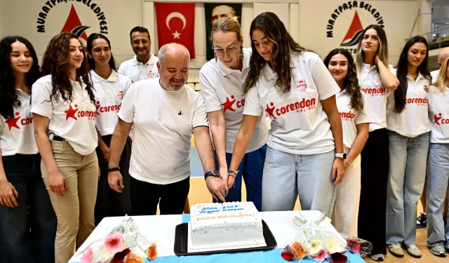 Antalya Muratpaşalı Sultanlar kenetlendi, gözler yeni sezonda
