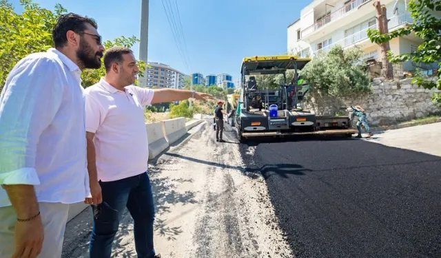 İzmir Narlıdere'de asfalt mesaisi