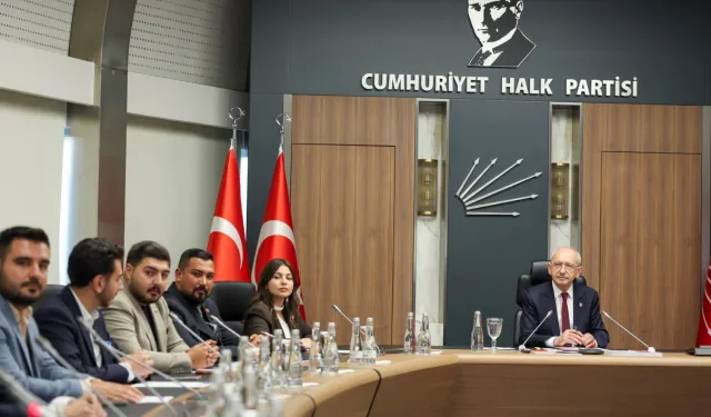 Kılıçdaroğlu, CHP Gençlik Kolları yönetimiyle buluştu