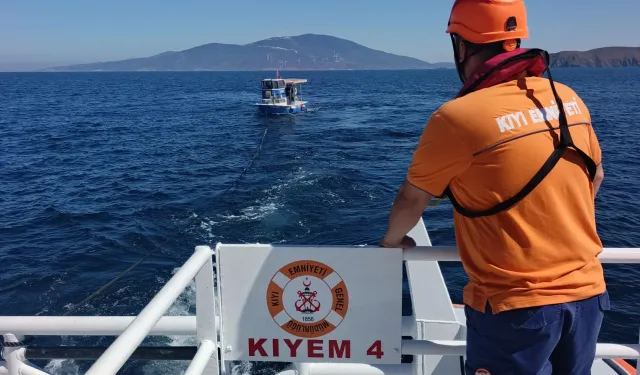 Marmara Adası açıklarında arızalanan tekne kurtarıldı