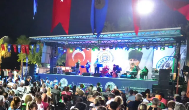 Mylasa Band Ören'de coşkulu konser verdi
