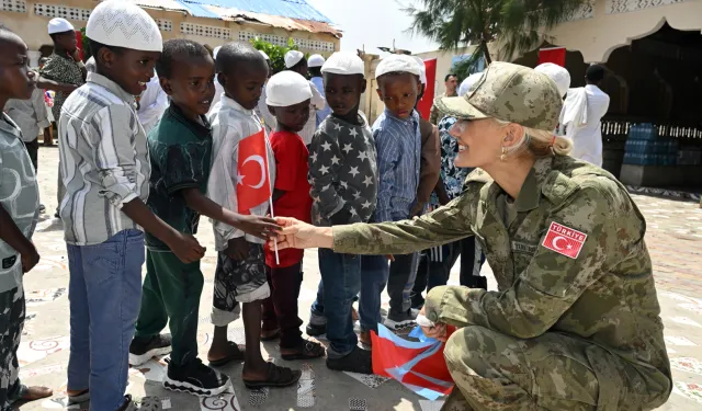 TSK'dan Somali'deki yetim çocuklara gıda ve giyecek desteği