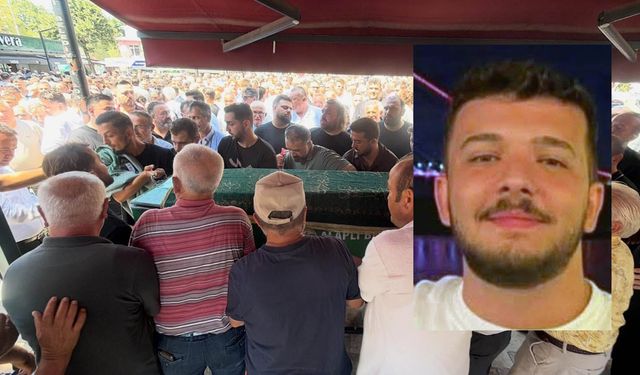 EN SEVDİĞİ CEKETİ TAPUTUNUN ÜZERİNE KONULDU