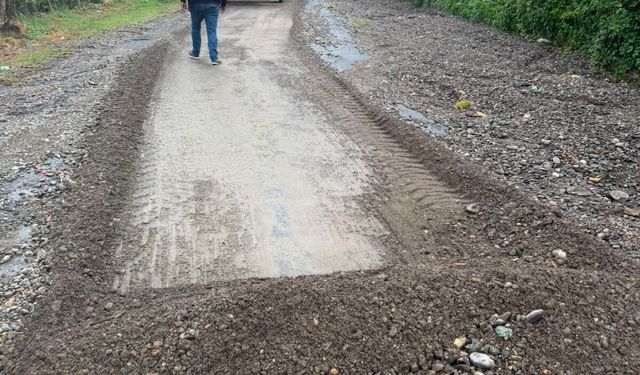 KÖY YOLU KULLANILAMAZ HALE GELDİ