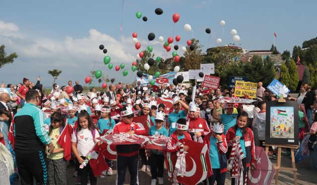 UÇURTMALAR GAZZELİ ÇOCUKLAR İÇİN GÖKYÜZÜNDE SÜZÜLDÜ